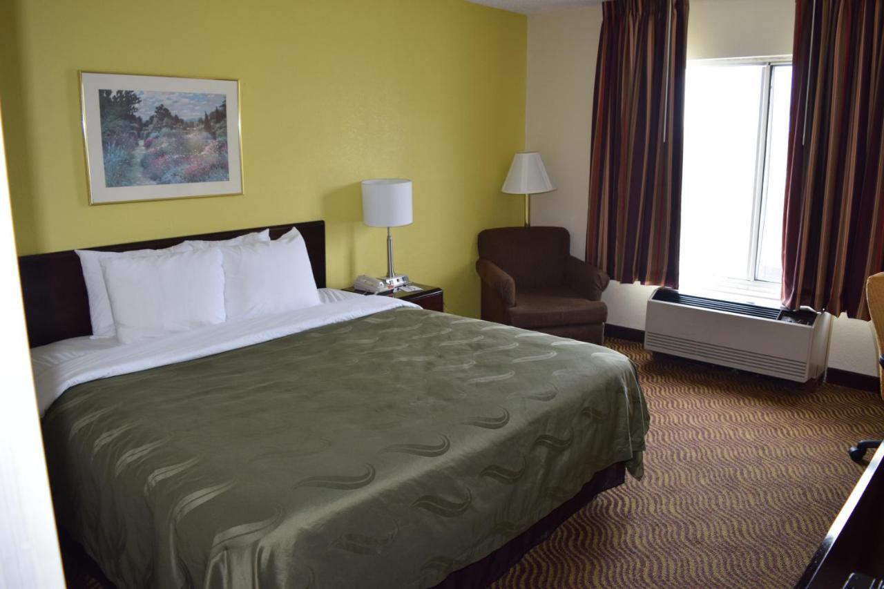 Quality Inn Роки-Маунт Экстерьер фото