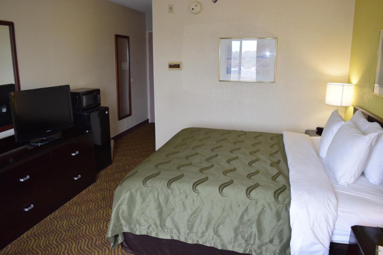Quality Inn Роки-Маунт Экстерьер фото