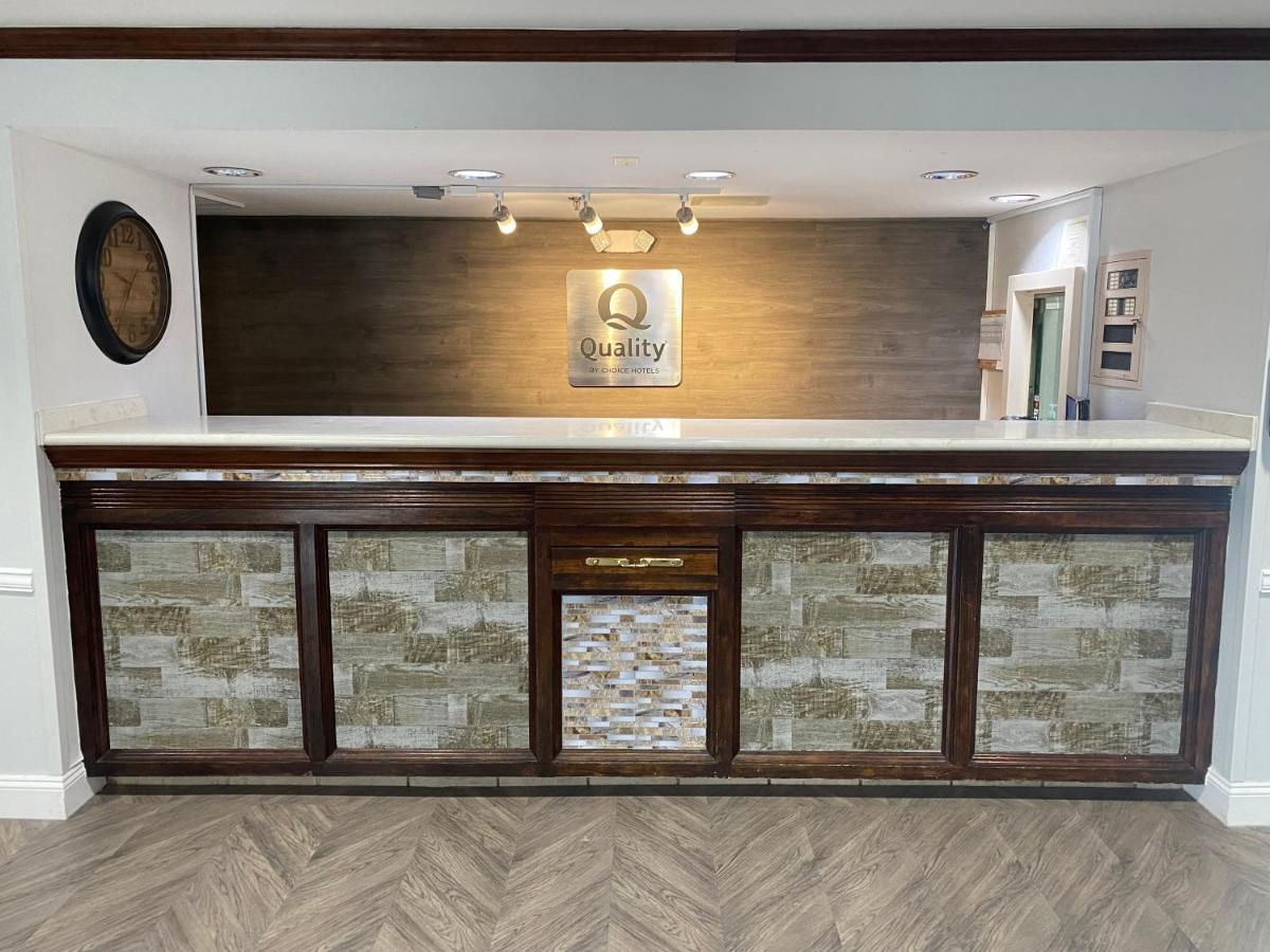 Quality Inn Роки-Маунт Экстерьер фото