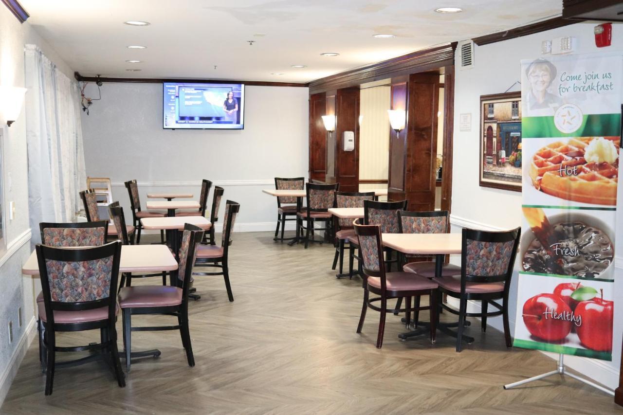 Quality Inn Роки-Маунт Экстерьер фото