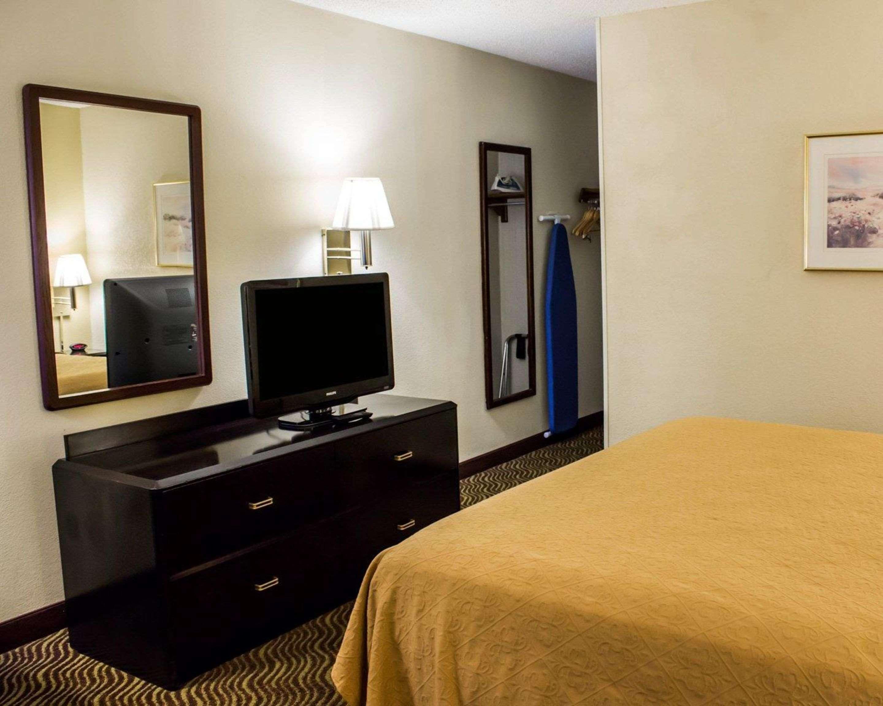 Quality Inn Роки-Маунт Экстерьер фото