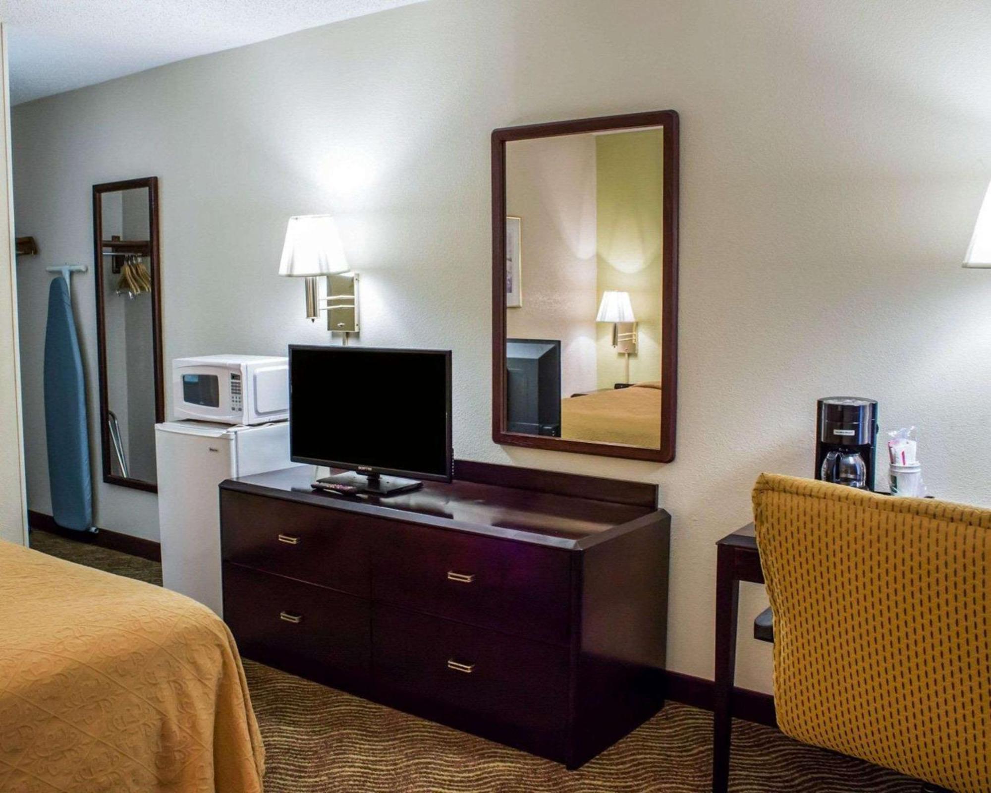 Quality Inn Роки-Маунт Экстерьер фото