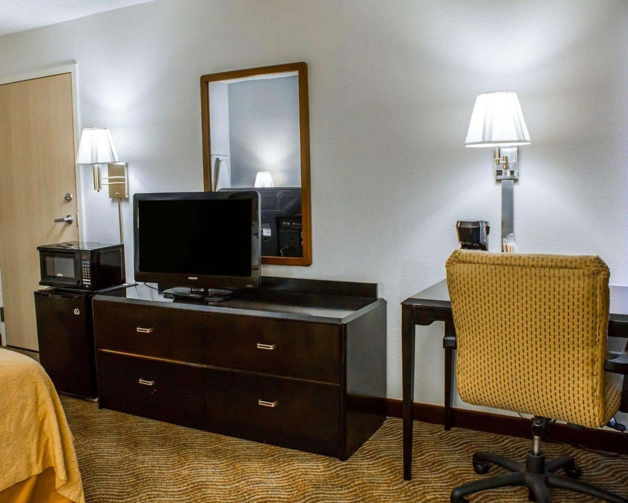 Quality Inn Роки-Маунт Экстерьер фото