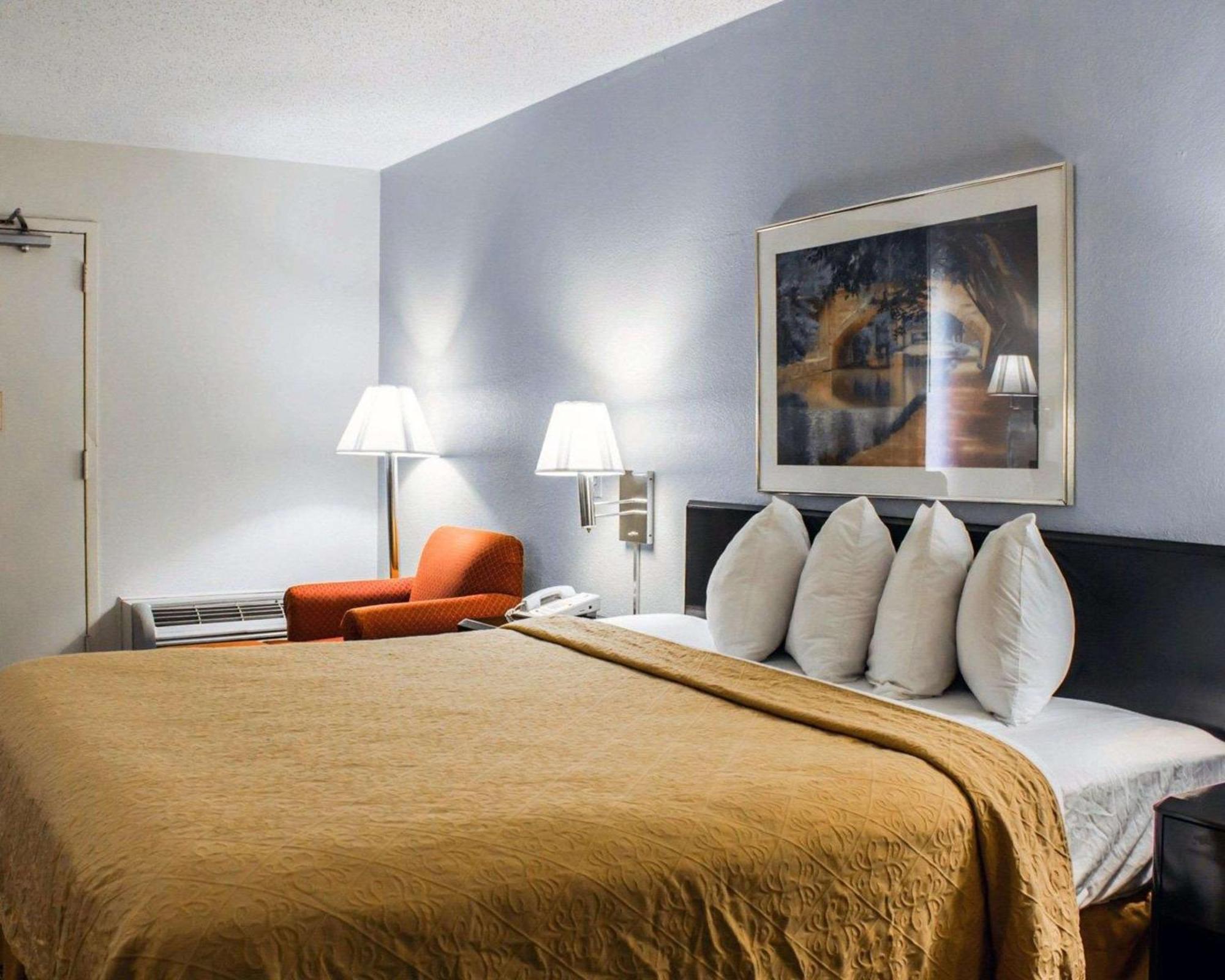 Quality Inn Роки-Маунт Экстерьер фото