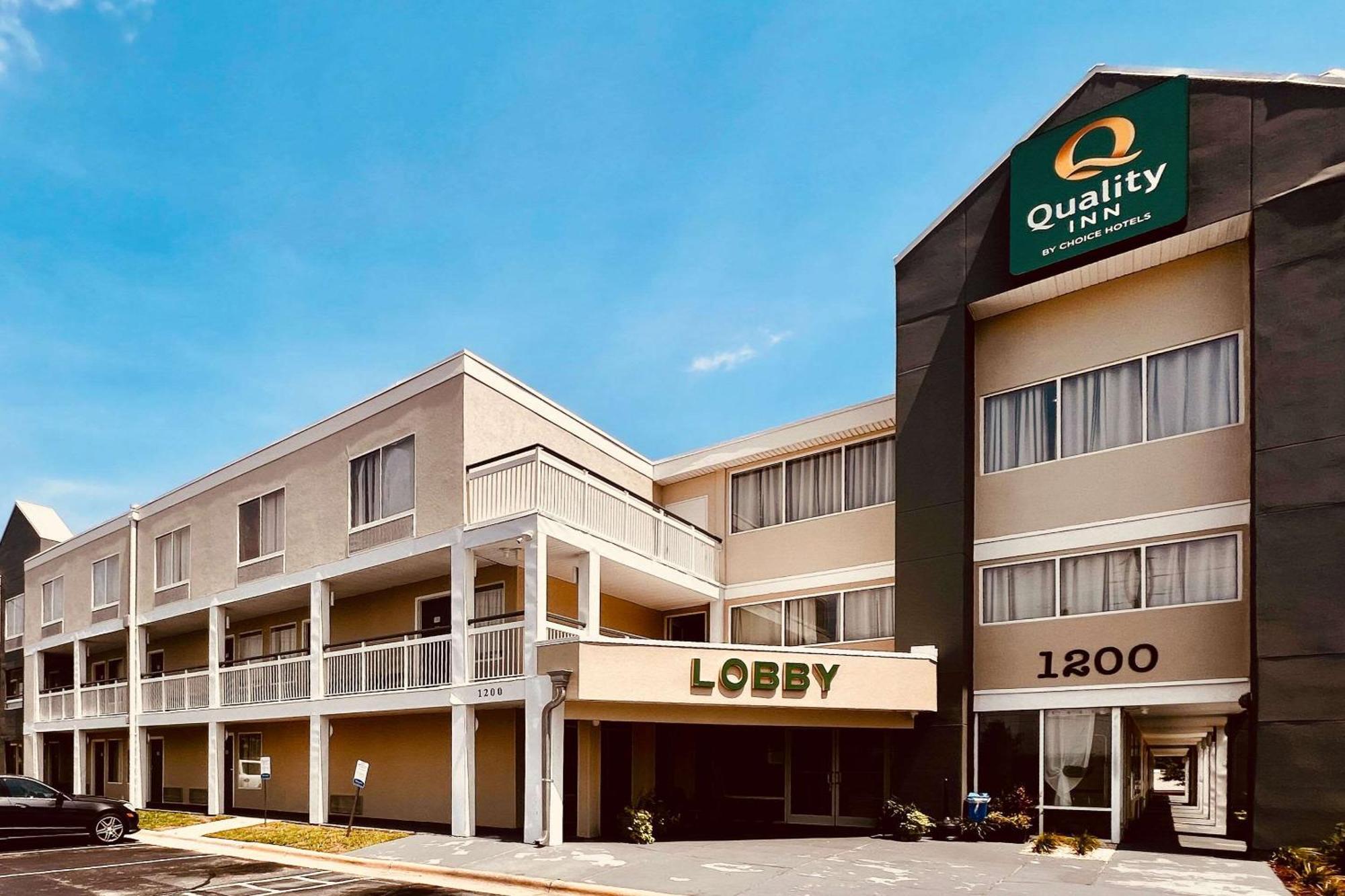 Quality Inn Роки-Маунт Экстерьер фото